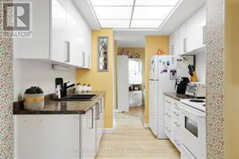 29078374/913-555-brittany-drive/viscount-alexander-park/ottawa/ontario/K1K4C5_12