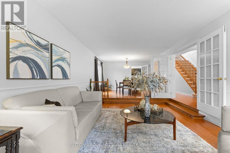 29615591/540-des-conifers-crescent/fallingbrookgardenway-south/ottawa/ontario/K4A3E2_4