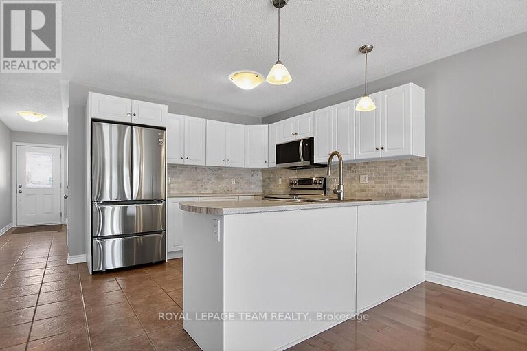 29376462/464-honeyborne-street/almonte/mississippi-mills/ontario/K0A1A0_14