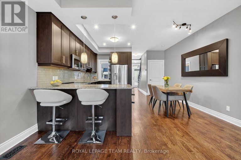 29501223/a-142-a-queen-mary-street/overbrookcastle-heights/ottawa/ontario/K1K1X5_14