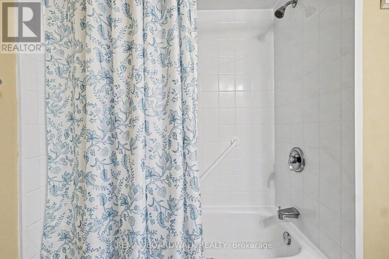 29578406/5-briston-private/hunt-club-park/ottawa/ontario/K1G5P6_22