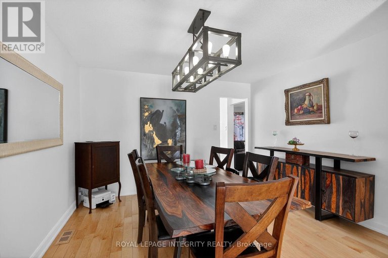 29484455/2092-legrand-crescent/queenswood-heights-south/ottawa/ontario/K1E3T6_9