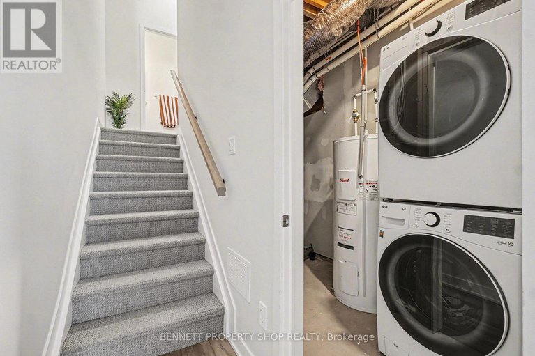 29341279/539-lourmarin-private/notting-hillsummerside/ottawa/ontario/K4A5M2_16