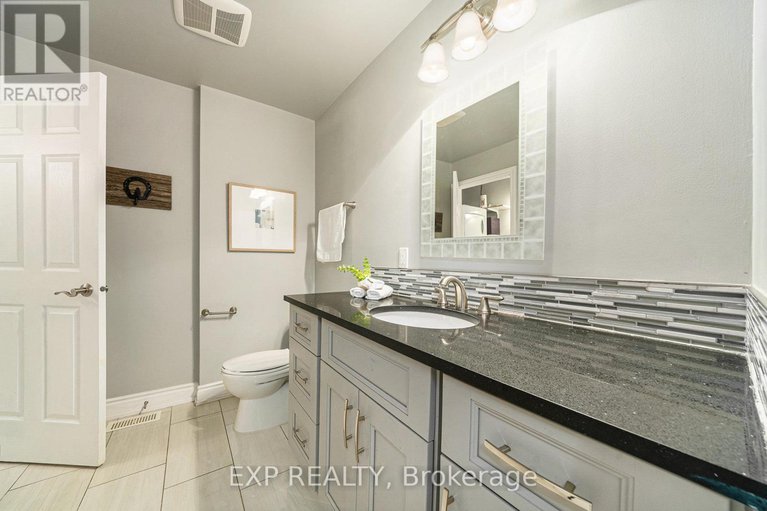 28516160/4806-frank-kenny-road/sarsfieldbearbrook/ottawa/ontario/K0A3H0_18
