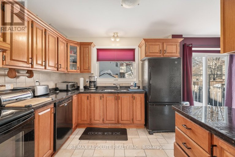 29641681/1475-deavy-way/bilberry-creekqueenswood-heights/ottawa/ontario/K1E2W7_13