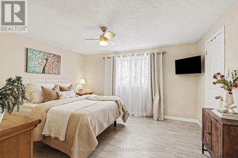 29296449/61-2003-falkirk-crescent/blackburn-hamlet-south/ottawa/ontario/K1B4Y8_23