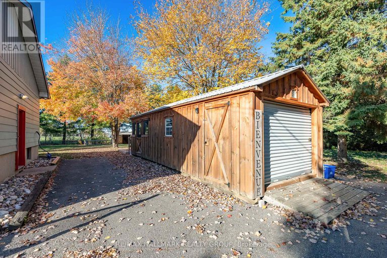 29013093/404-bouchard-street/russell-twp/russell/ontario/K4R1E5_28