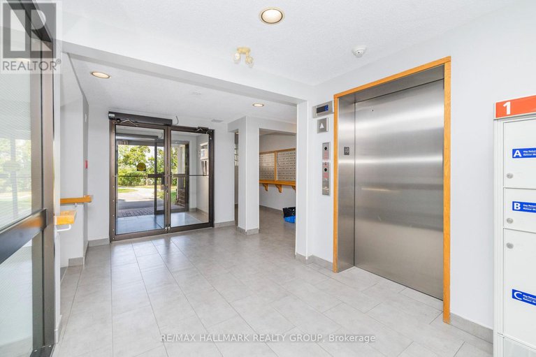 29135225/203-345-centrum-boulevard/bilberry-creekqueenswood-heights/ottawa/ontario/K1E3W9_19