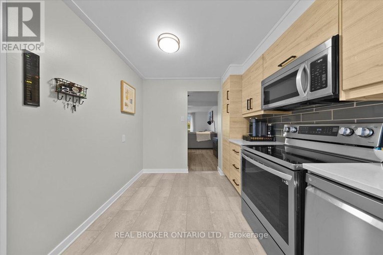 29616177/2049-stonehenge-crescent/pineview/ottawa/ontario/K1B4N7_11