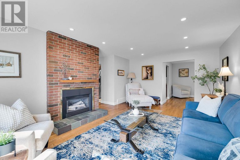 28989053/118-queensline-drive/bruce-farmgraham-parkqualicumbellands/ottawa/ontario/K2H7J5_9