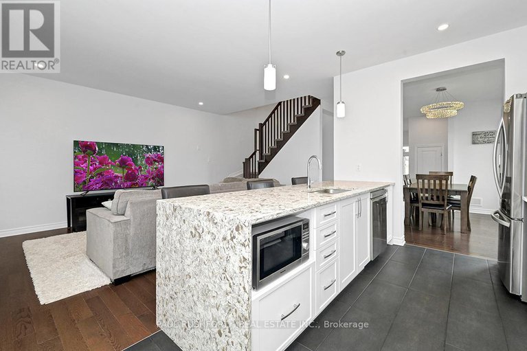 29138834/770-cope-drive/stittsville-south/ottawa/ontario/K2S2P9_13