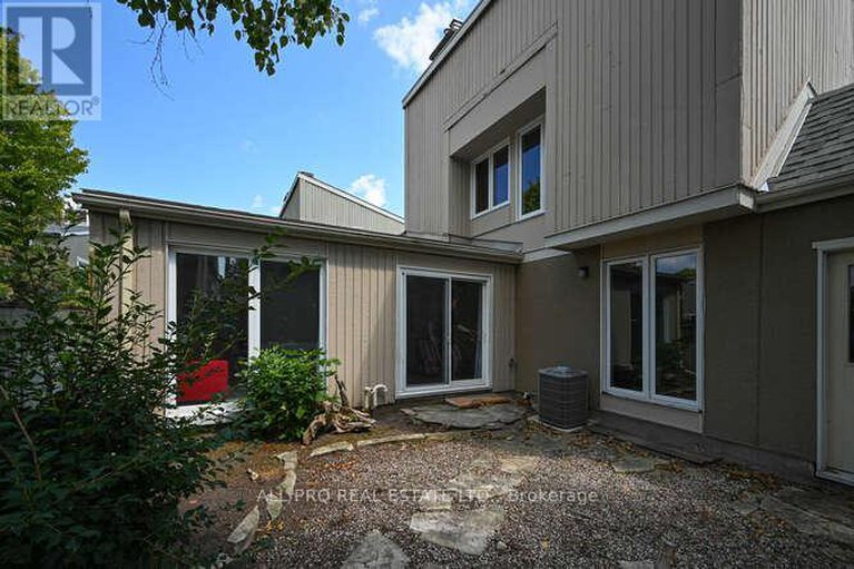 28728482/56-jackson-court/beaverbrook/ottawa/ontario/K2K1B7_21