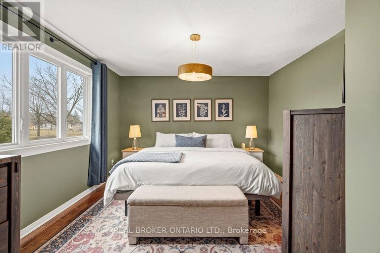 29633974/1095-avignon-court/orleans-wood/ottawa/ontario/K1C2M2_15