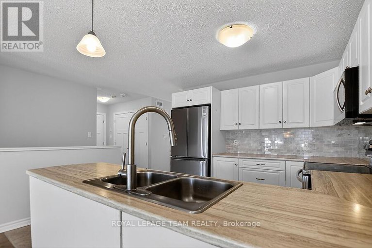 29376462/464-honeyborne-street/almonte/mississippi-mills/ontario/K0A1A0_15