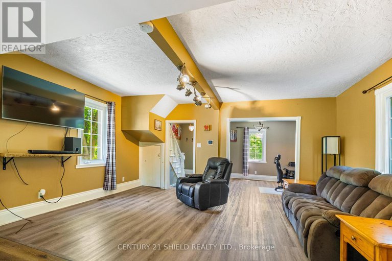 28591676/23-mechanic-street-e/maxville/north-glengarry/ontario/K0C1T0_14