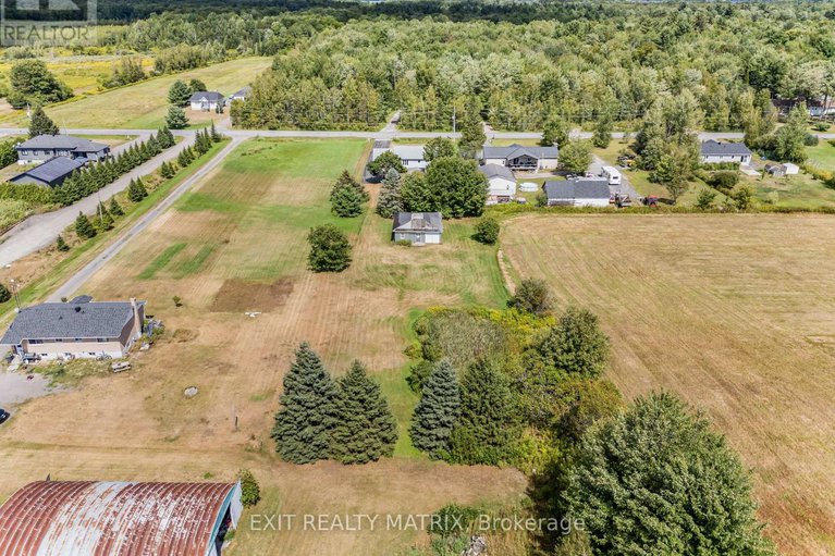 28785994/3704-pattee-road-e/champlain-twp/champlain/ontario/K6A2R2_35