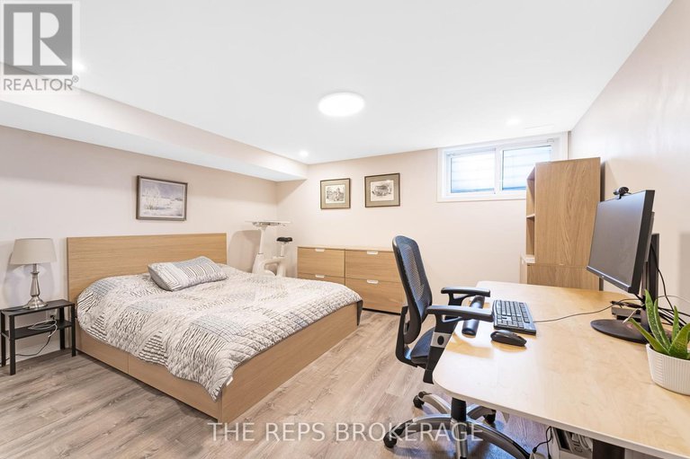 28336978/3062-upper-otterson-place/mooneys-bayrevelstoke/ottawa/ontario/K1V7B6_26