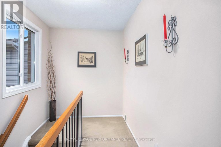 29023034/6097-forestglen-crescent/chapel-hill/ottawa/ontario/K1C5N9_17