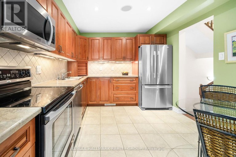 29648631/548-langelier-avenue/mer-bleuebradley-estatesanderson-park/ottawa/ontario/K1W0E7_14