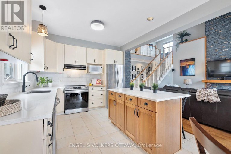 29155937/823-scala-avenue/notting-hillsummerside/ottawa/ontario/K4A4M2_11