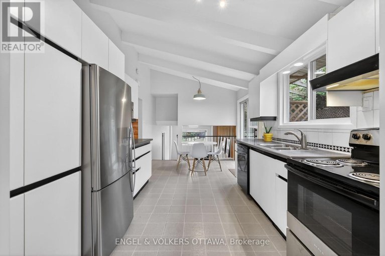 29678412/1795-devlin-crescent/playfair-park/ottawa/ontario/K1H5T5_12