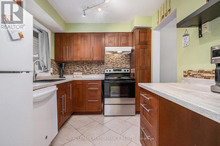 28652636/20-lovell-lane/westcliffe-estates/ottawa/ontario/K2H9B6_2