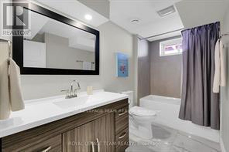 28591495/1107-normandy-crescent/borden-farmstewart-farmcarleton-heightsparkwood-hills/ottawa/ontario/K2E5A3_35