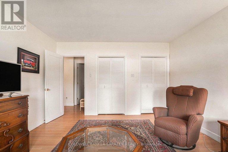 28506946/2009-killarney-drive/mckellar-heightsglabar-park/ottawa/ontario/K2A1P9_17