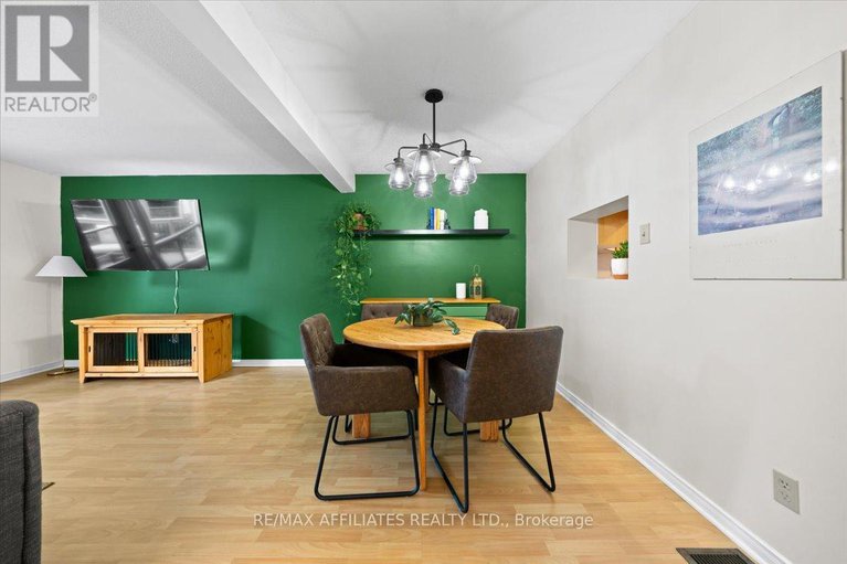 28592351/1150-grenoble-crescent/orleans-wood/ottawa/ontario/K1C2C6_11