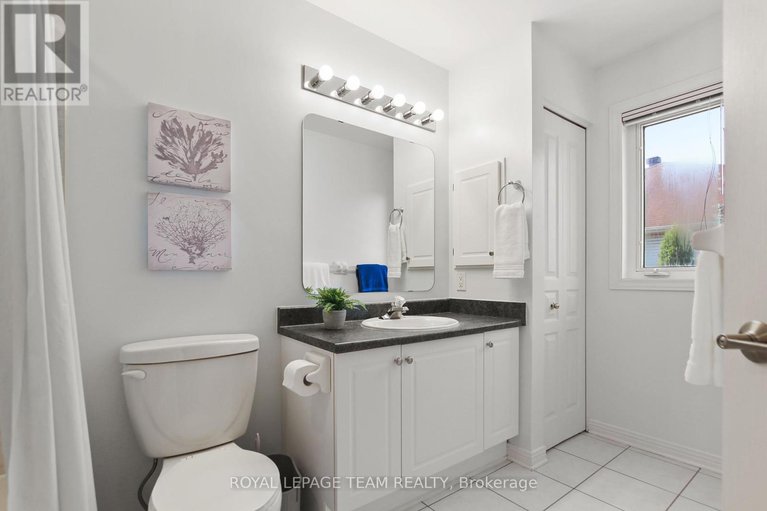 28726721/46-kettleby-street/beaverbrook/ottawa/ontario/K2K3C4_33