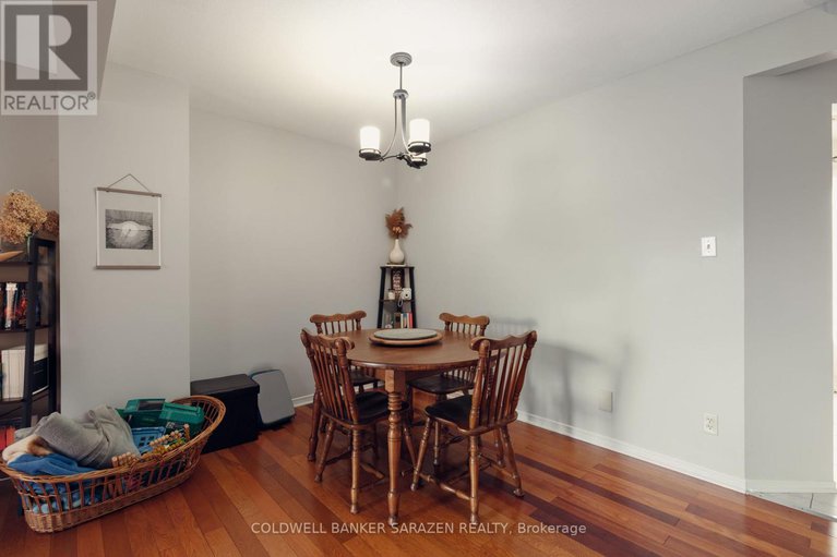 28302138/1325-summerville-avenue/carlington/ottawa/ontario/K1Z8G7_3