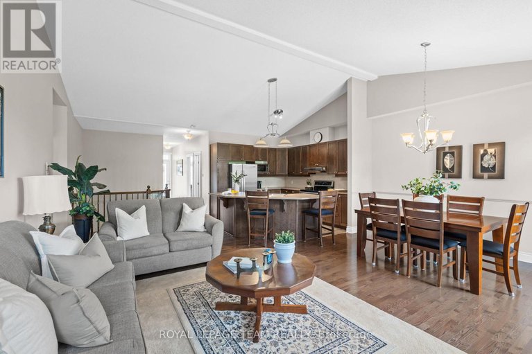 28746377/920-burwash-landing-bay/morgans-grantsouth-march/ottawa/ontario/K2W0C8_20