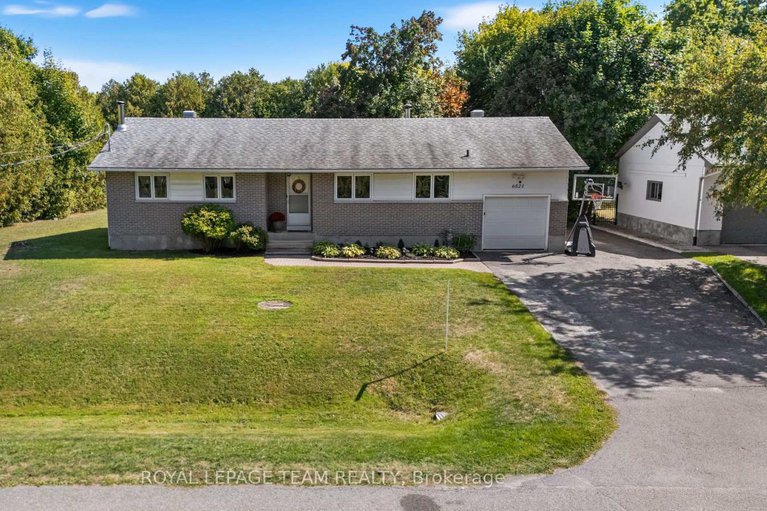 29023588/6521-jack-pine-crescent/greely/ottawa/ontario/K4P1E1_1