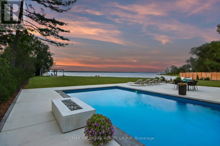 28484970/227-grandview-road/crystal-bayrocky-point/ottawa/ontario/K2H8B9_42