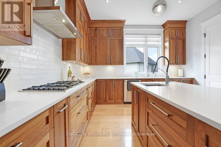 29037688/1296-bankfield-road/manotick-village-manotick-estates/ottawa/ontario/K4M1C4_17