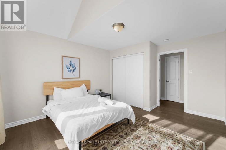 28643913/724-vennecy-terrace/orleans-village/ottawa/ontario/K1W0N3_26