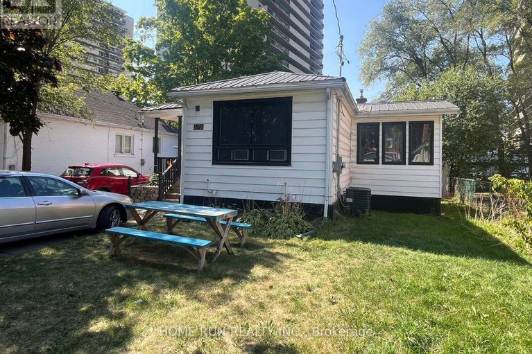 29018998/378-enfield-avenue/vanier/ottawa/ontario/K1L7L3_2