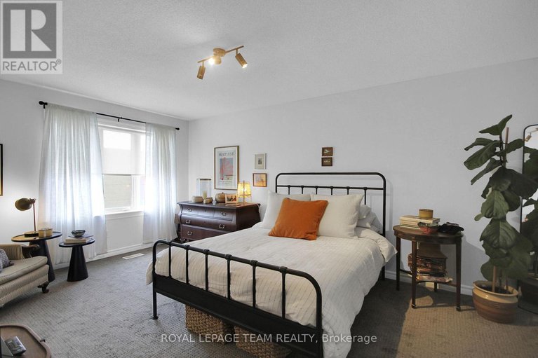 28677603/112-talltree-crescent/stittsville-central/ottawa/ontario/K2S0A9_15