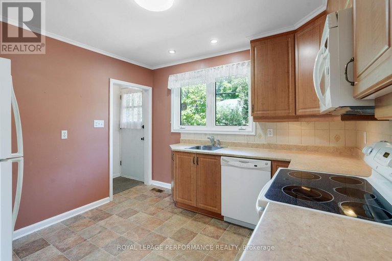 28864113/773-fairdale-avenue/elmvale-acres/ottawa/ontario/K1G1X6_11