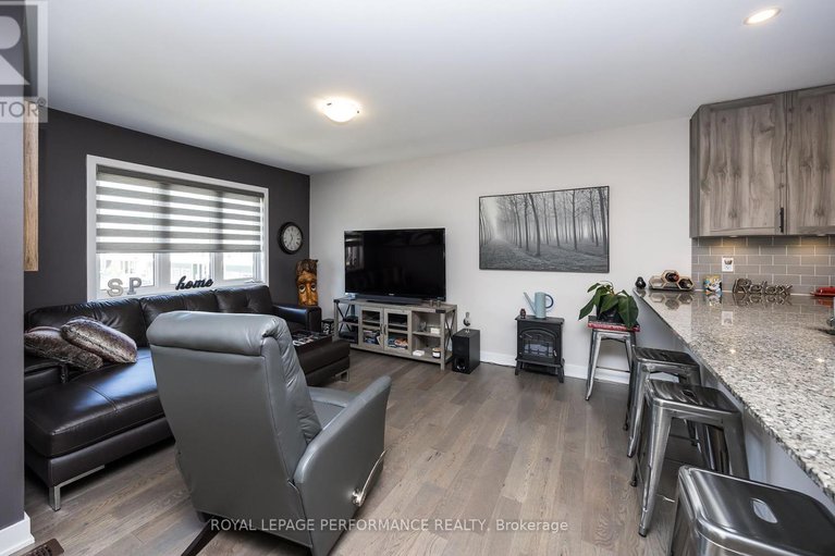 28700474/816-bascule-place/btwn-franktown-rd-fallowfield-rd/ottawa/ontario/K0A2Z0_23