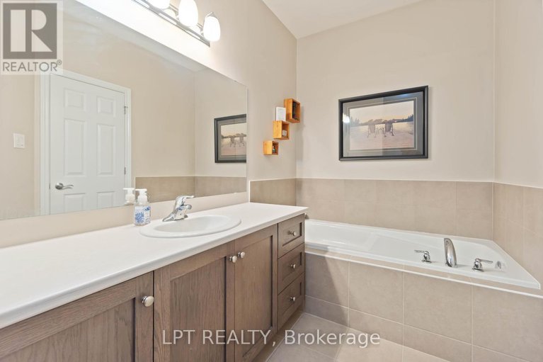 28825219/100-blackhorse-drive/north-grenville-twp-kemptville-south/north-grenville/ontario/K0G1J0_34