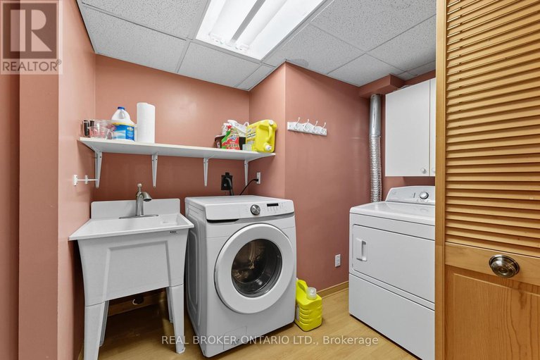 28843559/6-candow-crescent/stittsville-north/ottawa/ontario/K2S1K7_38