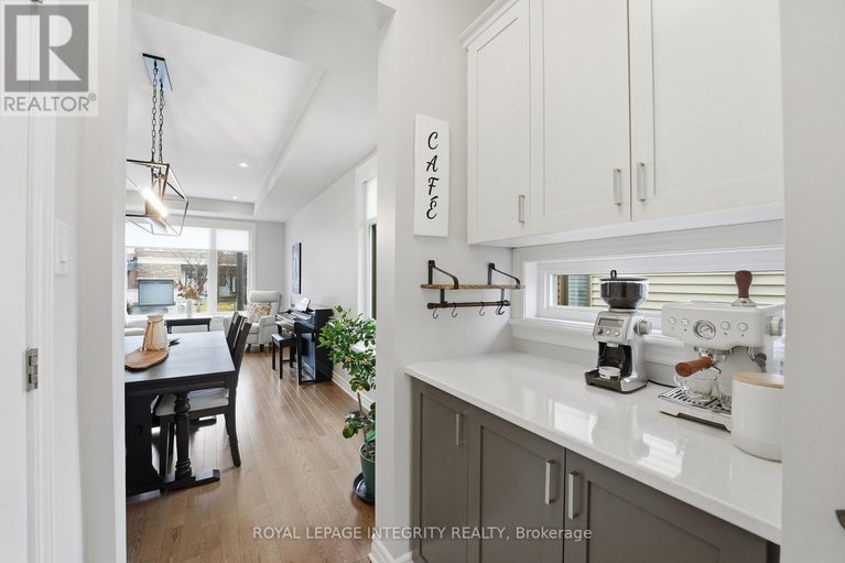 29623977/211-cooks-mill-crescent/riverside-south/ottawa/ontario/K1V2N1_11