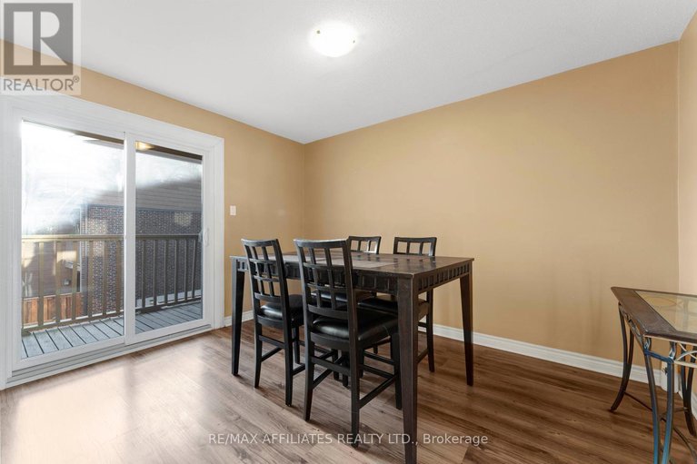 28882637/2101-eric-crescent/pineview/ottawa/ontario/K1B4P5_10