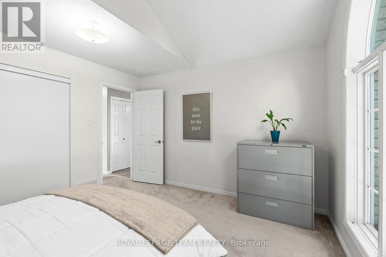 28816789/6825-sunset-boulevard/greely/ottawa/ontario/K4P1M6_25