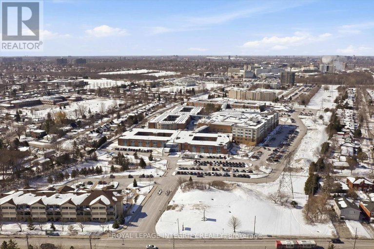 29425303/c-849-blackcomb-private/elmvale-acres/ottawa/ontario/K1G4E4_29