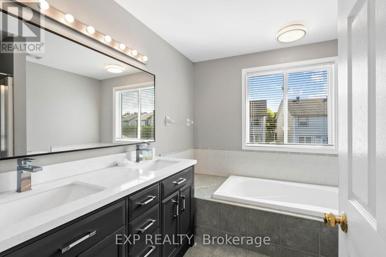 28859903/18-golders-green-lane/longfields/ottawa/ontario/K2J5C1_29