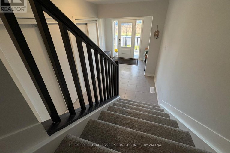 29263044/617-quilter-row/goulbourn-twp-from-franktown-rdsouth-to-rideau/ottawa/ontario/K0A2Z0_24