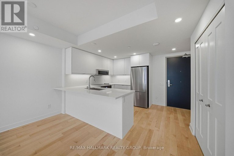 29589401/1703-180-george-street/lower-townbyward-market/ottawa/ontario/K1N0G8_13