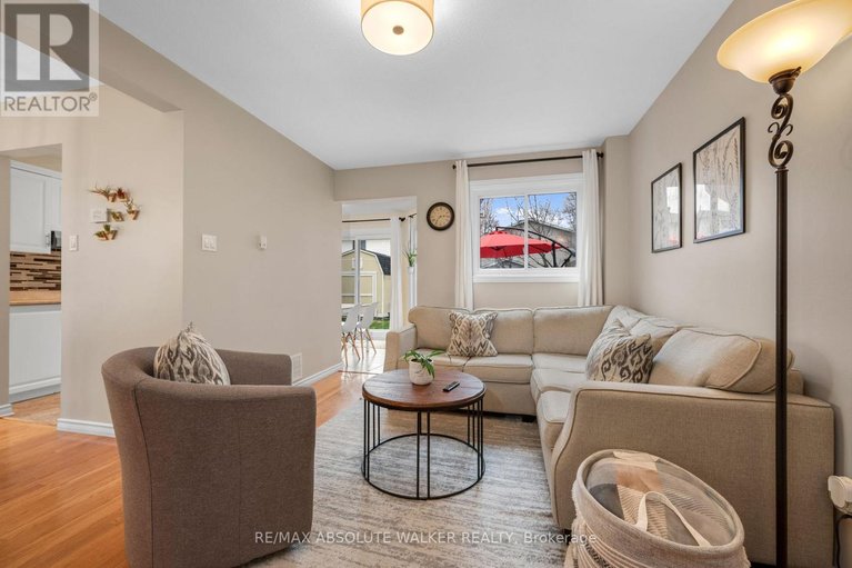 29677661/671-mathieu-way/fallingbrookpineridge/ottawa/ontario/K4A2R6_5